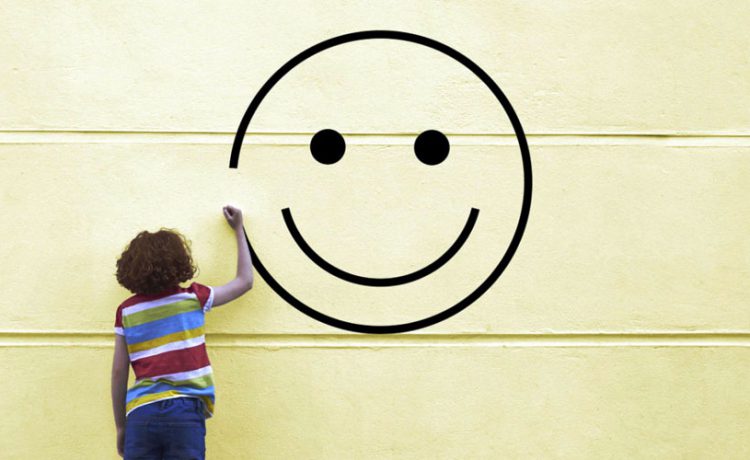 چگونه خوشحال باشیم ؟ چگونه خوشحال بودن به موفقیت شما کمک می کند ؟